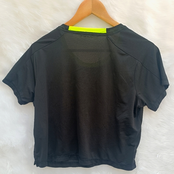 Puma Cropped Short Sleeve Women's Training Tee - Picture 8 of 8